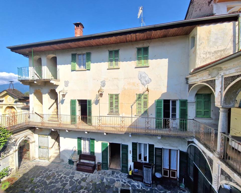 Villa for Sale in Ameno