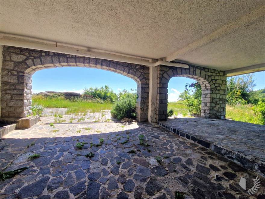 portico