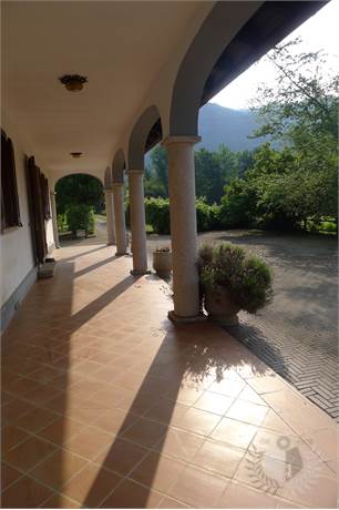 portico